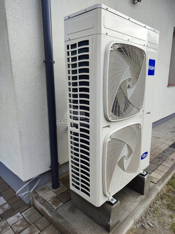 garazenet.pl Osłona pompy ciepła 90x70x190 cm  antracyt ID487 TS579 TKD193 (4).jpg